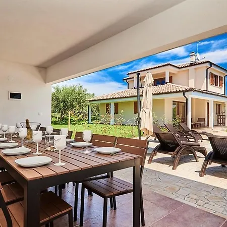 Villa Buje(3356) Casa vacanze